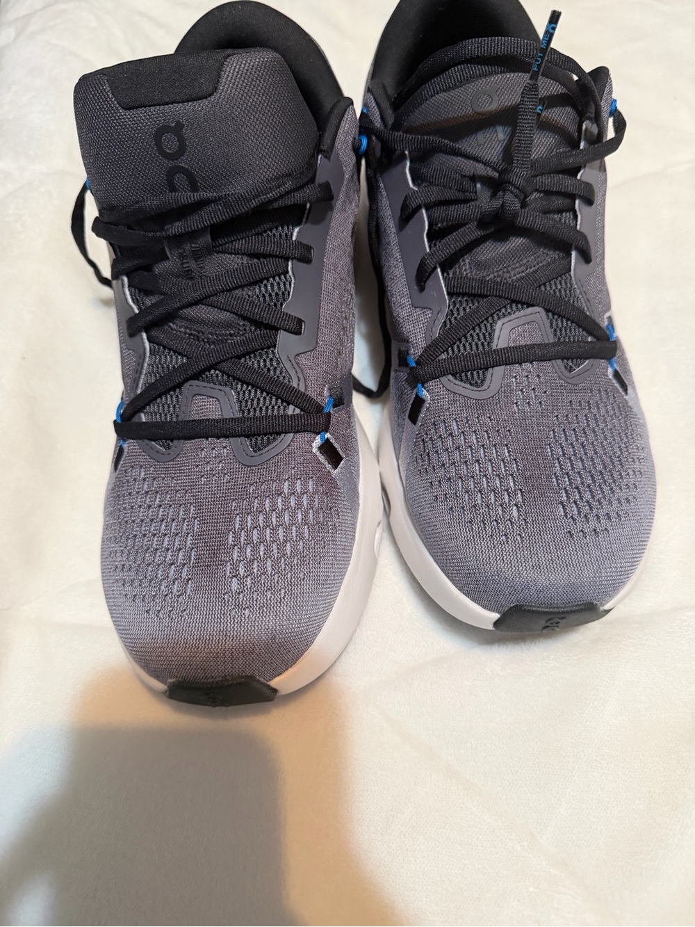 On cloud surfer 2 black Malibu size 11 men